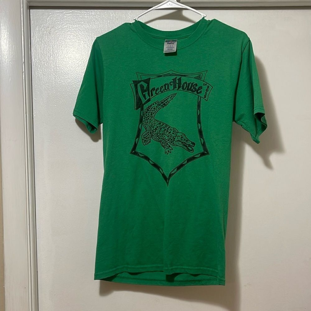 Greenhouse shirt size small